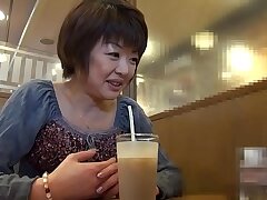 Junko Asada: A Mature Beauty Seeking Comfort in Love